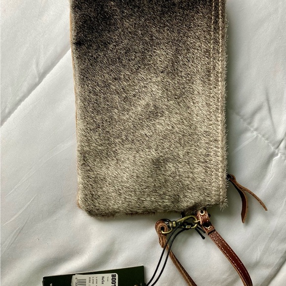 Cowhide - Picture 2 of 4